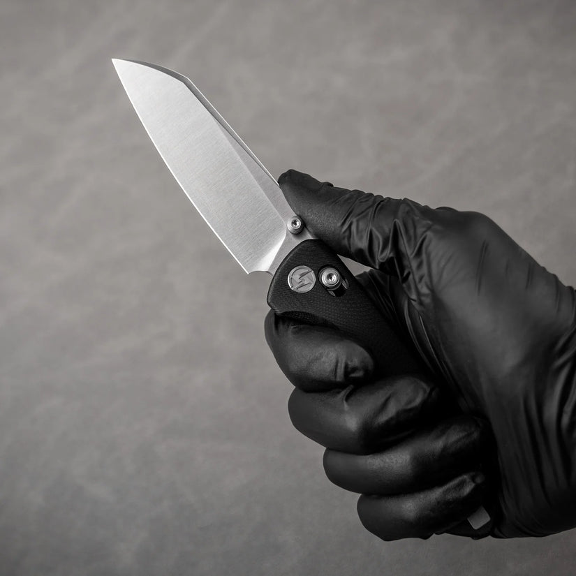 Olitans King Penguin G062-BW - 3.35" 14C28N Satin Blade, Black G10 Handle