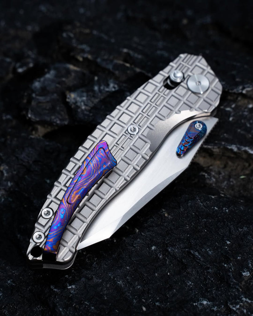 Olitans T052-LS - 3.54" M390 Blade, Titanium Handle & Timascus