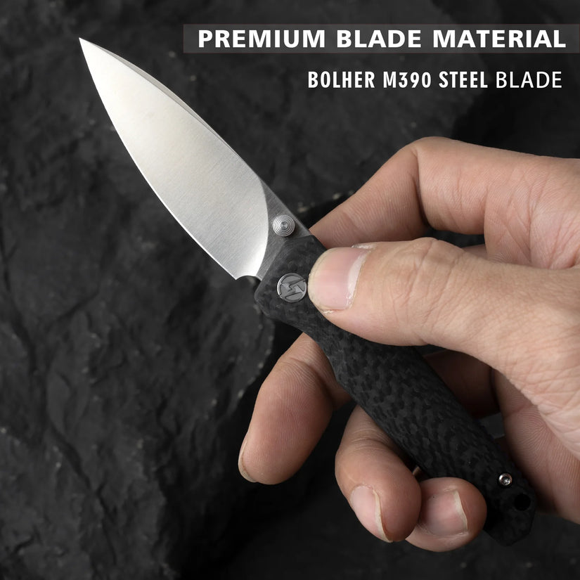 Olitans C045-S - 2.6" M390 Satin Blade, Carbon Fibre Handle