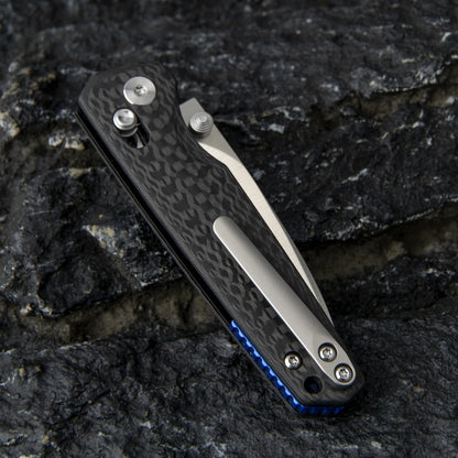 Olitans C045-S - 2.6" M390 Satin Blade, Carbon Fibre Handle