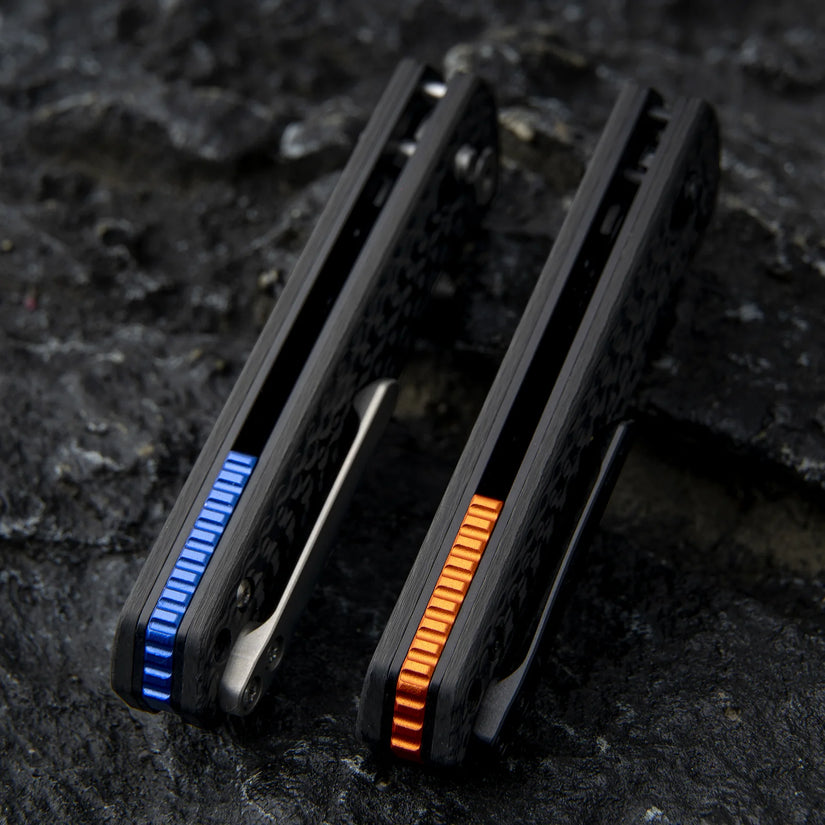 Olitans C045-S - 2.6" M390 Satin Blade, Carbon Fibre Handle