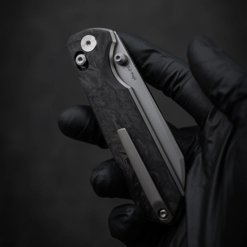 Olitans Emperor Penguin M060-B - 3.35" SLD-Magic Blade, Blue Carbon Fibre Handle