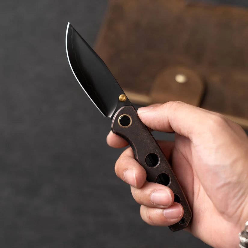 Olitans Gecko M070 - 3.07" SLD-Magic DLC Blade, Copper Handle
