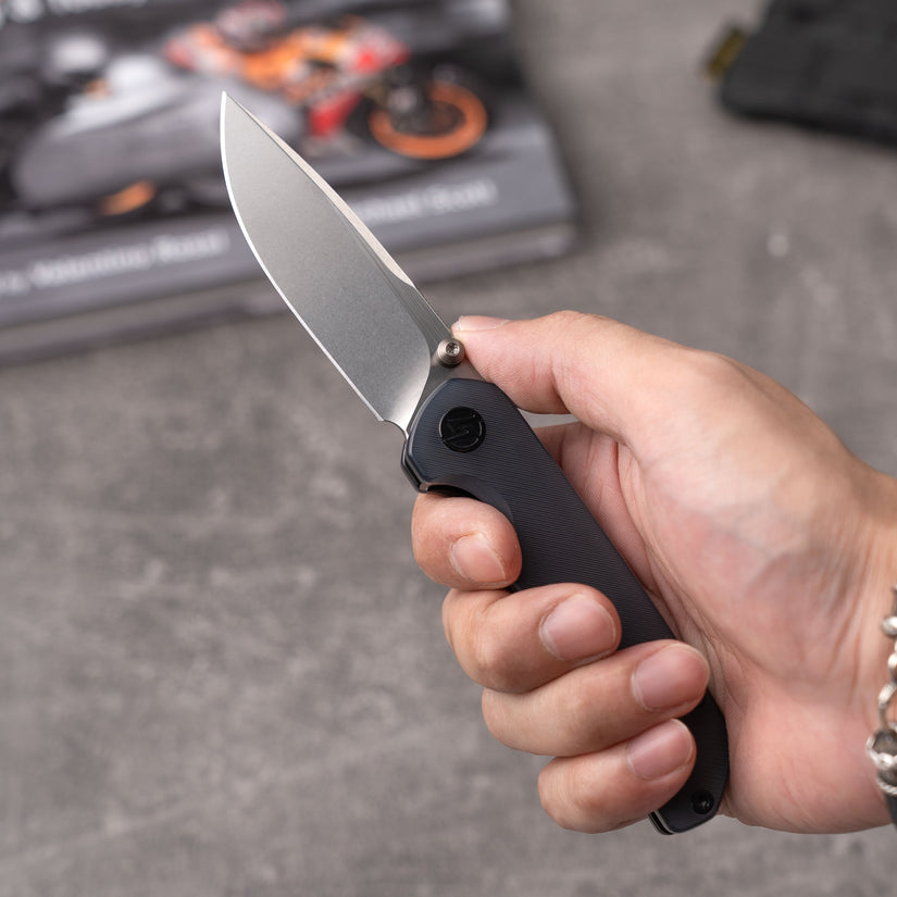 Olitans Lemon Shark G071 - 3.27" 10Cr15Mov Stonewashed Blade, Grey Acrylic Handle