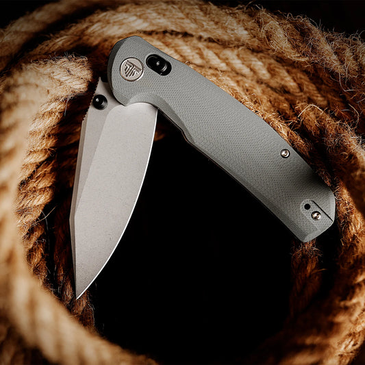 Trivisa Hornet-03G - 3.34" 14C28N Stonewashed Blade, Light Grey G10