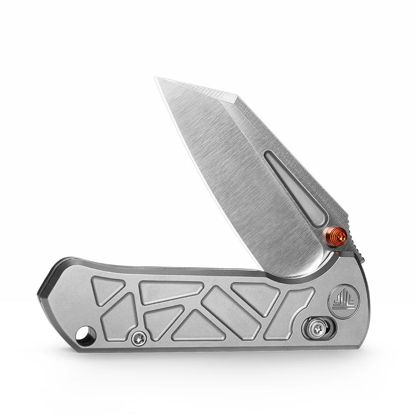 Trivisa Skarn-W - 2.9" M390 Satin Blade, Titanium Handle